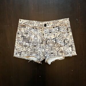 Dex skeleton print black and white shorts, size 26